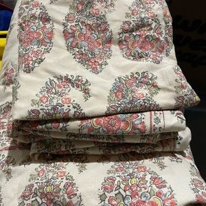 VGUC Pottery Barn king size duvet cover and 4 king size shams